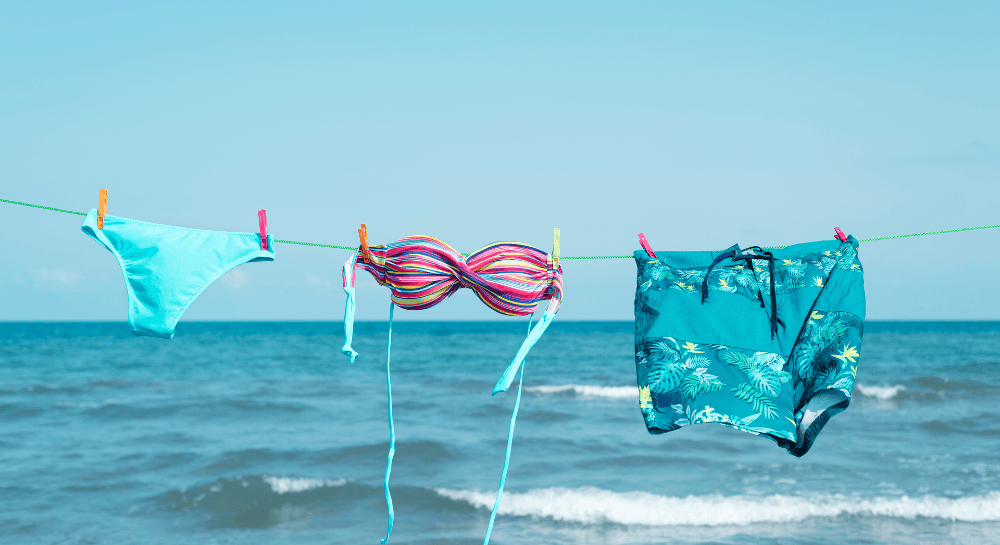Sommerkleidung waschen: Worauf du bei Bikini, Seide, Leinen und Chiffon achten musst - bluu - EU